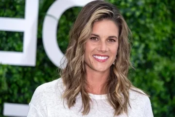vmissy peregrym net worth