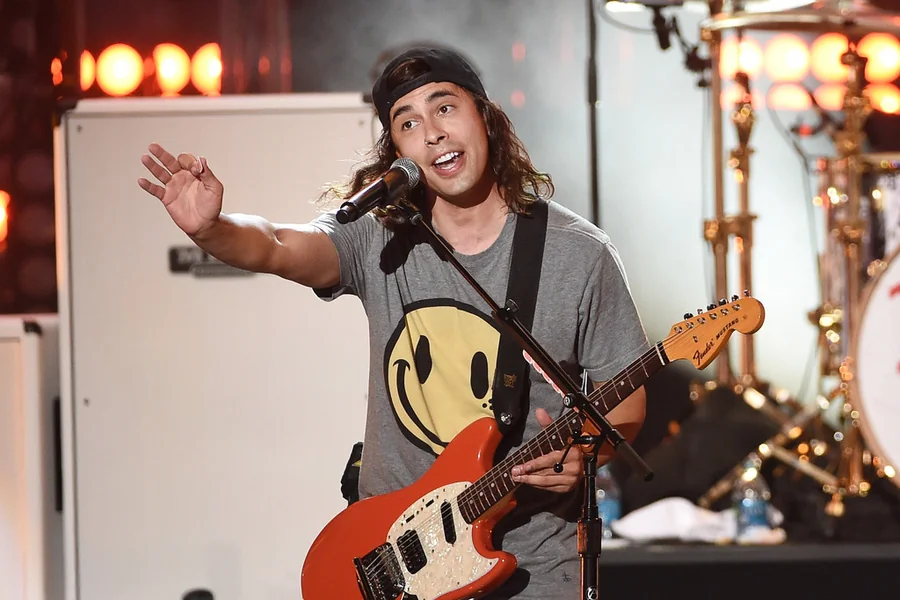 Vic Fuentes Age