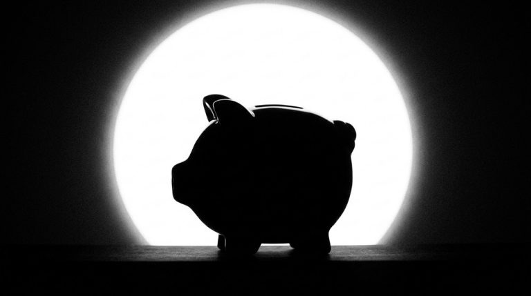 Smart Money Habits That Can Help You Build Wealth Over Time
